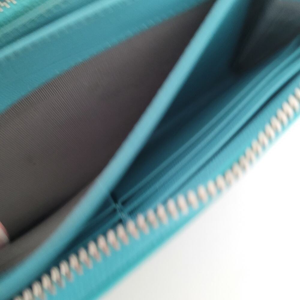 Tiffany & Co. Iconic Blue Leather Zip Around Wallet Clutch Organizer Authentic - Picture 8 of 14
